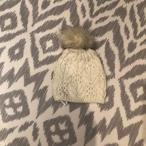 NWT gap puff hat